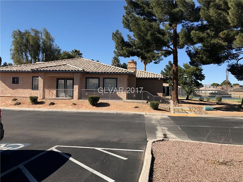 2nd image of 213 N Lamb Blvd