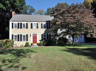 5 Esek Hopkins Ln, Cumberland, RI 02864
