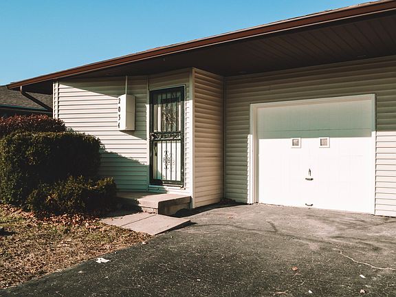2nd image of 2034 Jewett Dr