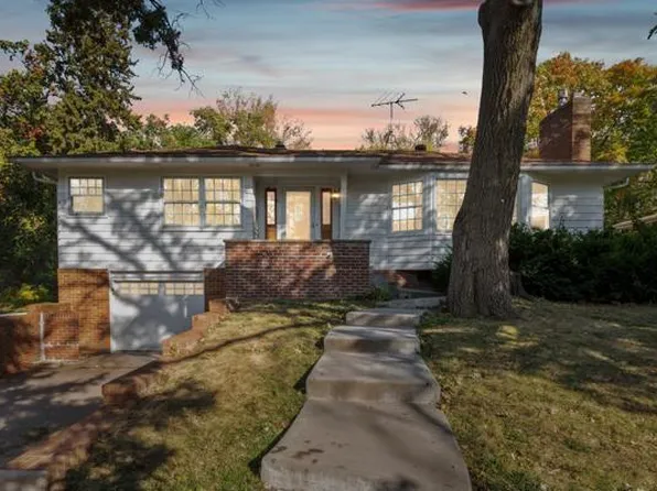 319 Capitol View Ave, Roseville, MN 55113