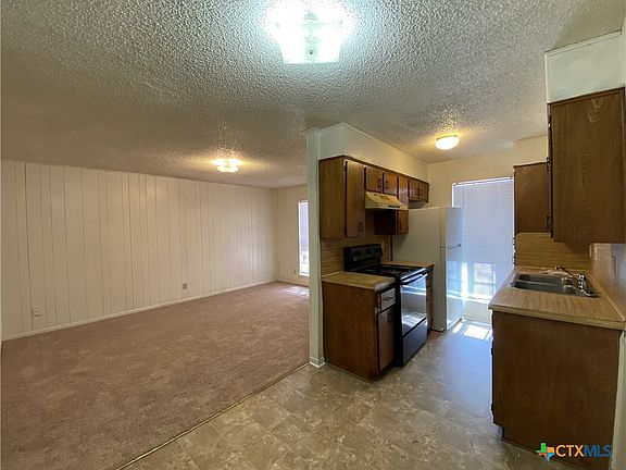 5th image of 1105 Parmer Ave