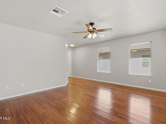 5th image of 7017 Pandora St