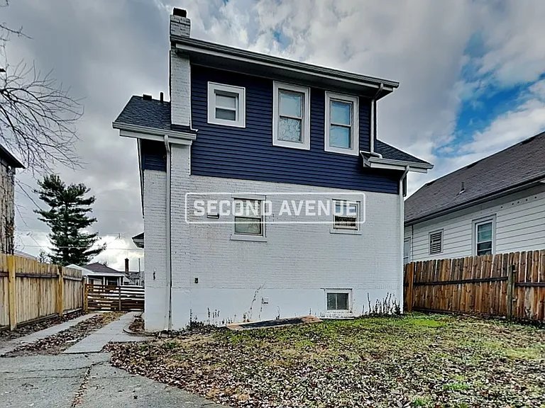1804 Waltham Ave — Photo 14