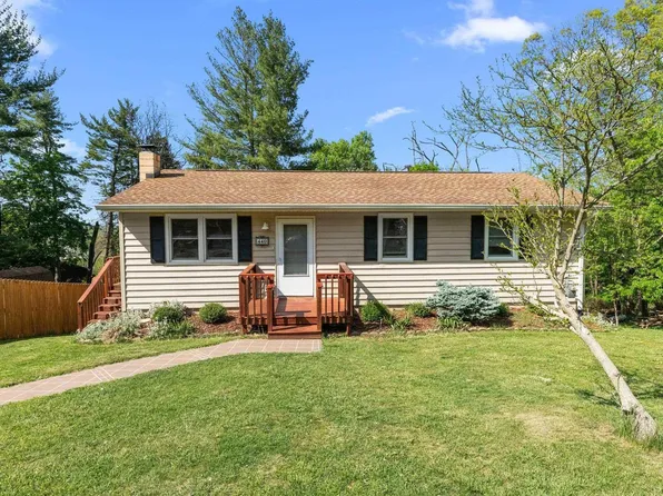 440 Woodland Cir, Waynesboro, VA 22980