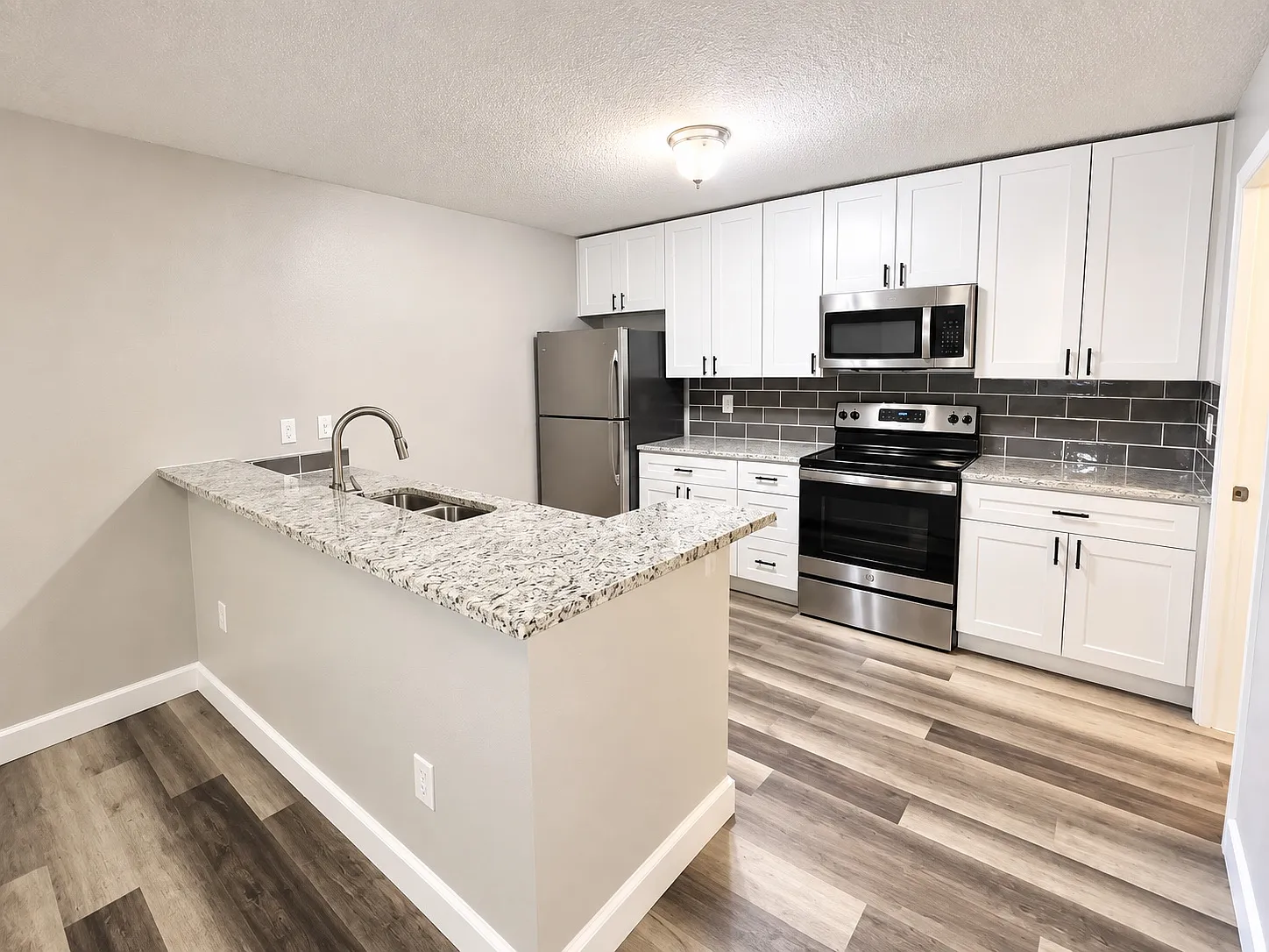1 bed, 875 sqft, $1,295 — Photo 1