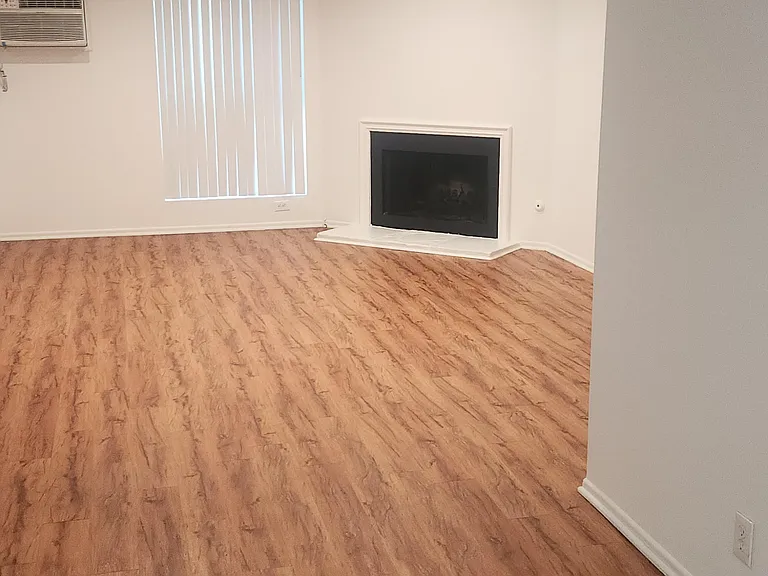 Sherman Pines Apartments — Photo 36