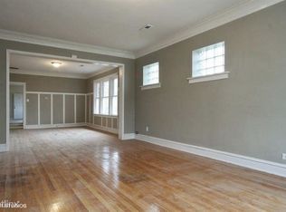 2914 E 87th St, Chicago, IL 60617