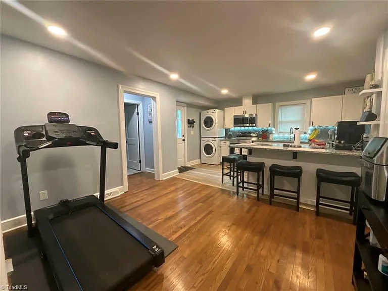1712 N Mebane St — Photo 14