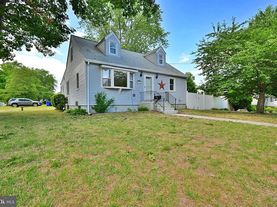 1st image of 901 Quinton St