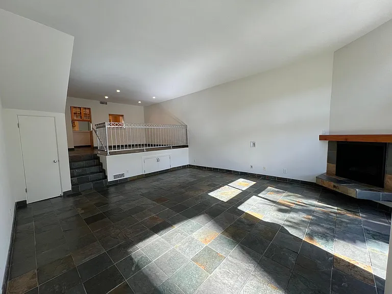 27 Outrigger St #2 — Photo 3