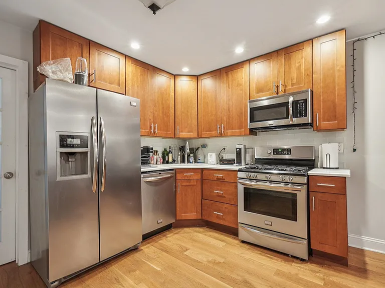 625 Bloomfield St #3 — Photo 4