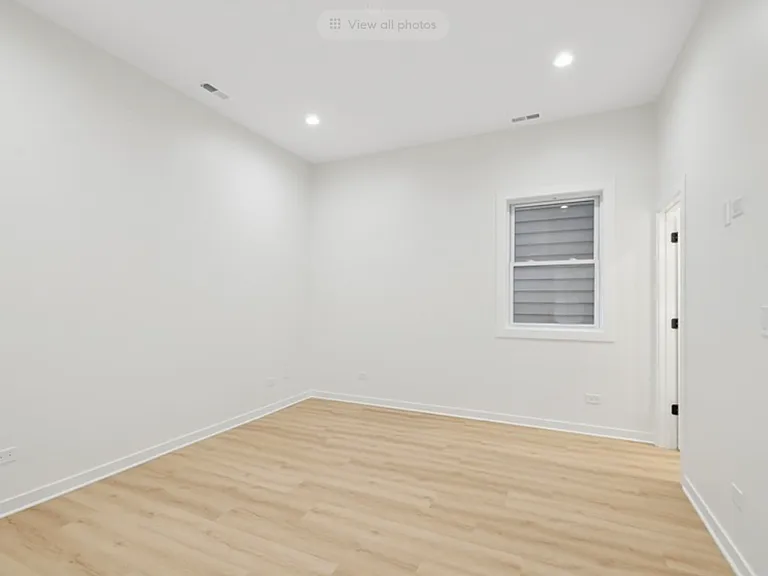 1052 N Central Park Ave #1 — Photo 7