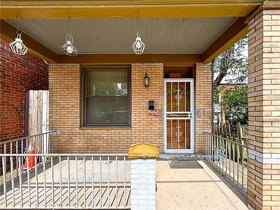 4th image of 219 Brownsville Rd