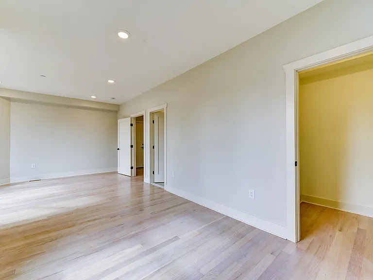 48 Walnut St #1 — Photo 25