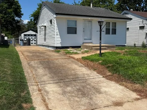 9975 Brook Ave, Saint Louis, MO 63125