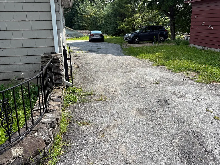 16 Oakridge Rd #B — Photo 19