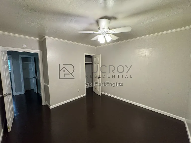 321 Naples Rd — Photo 9