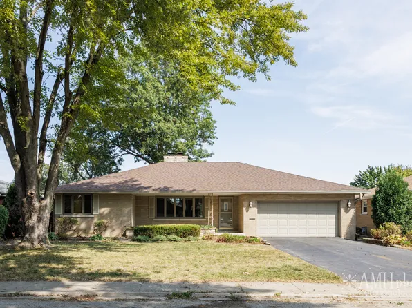 1033 W Hawkins St, Kankakee, IL 60901