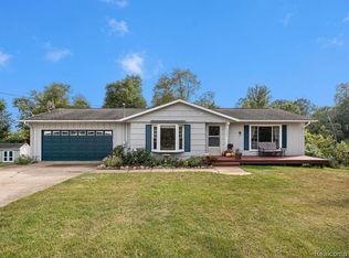 19835 Ivey Rd, Chelsea, MI 48118