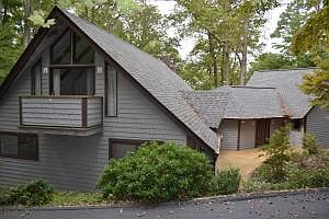 1st image of 1040 Forest Way Cir