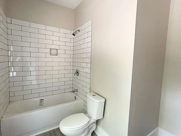 1135 W Ridgewood Ct — Photo 14
