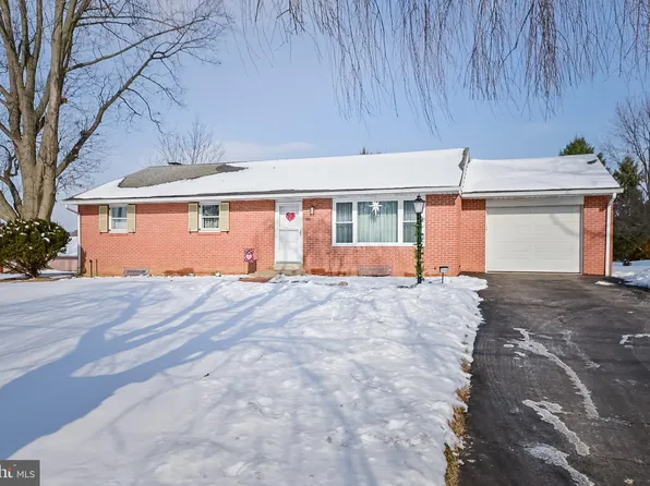 3949 Locust Grove Rd, Columbia, PA 17512