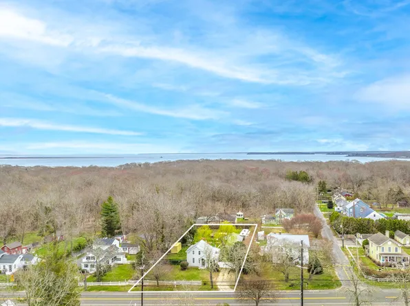 8300 Main Rd, East Marion, NY 11939