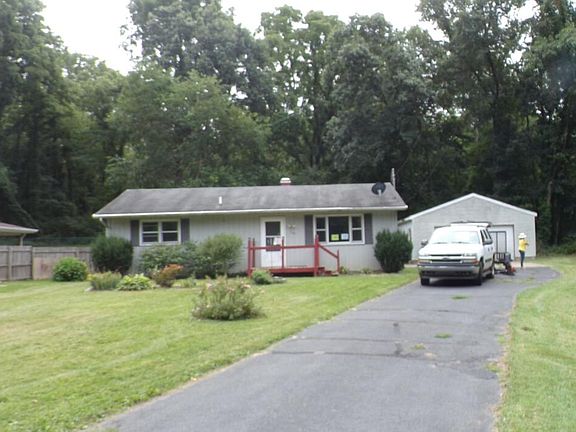 4th image of 361 Robertson Ave