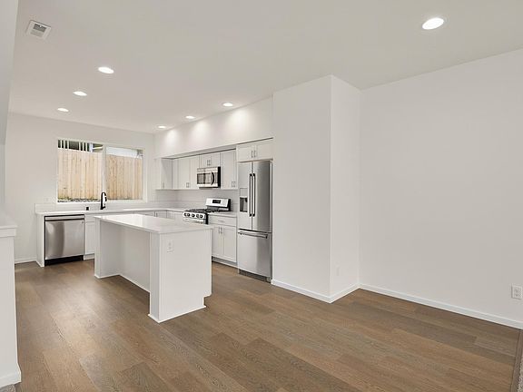 4th image of 1138 NW Dragonstone St