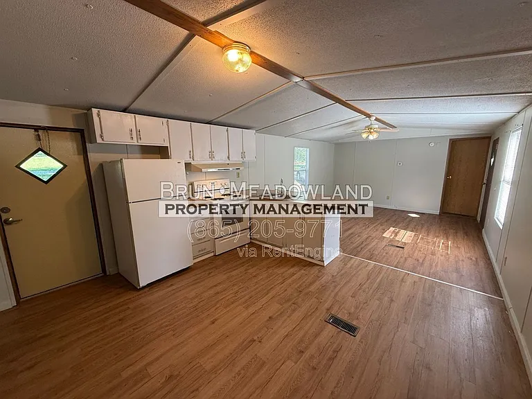 424 Patterson Rd — Photo 15