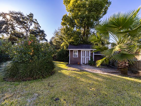 5th image of 205 Hermitage Way