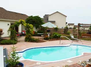 12406 Cliff View Ct, Fort Wayne, IN 46818