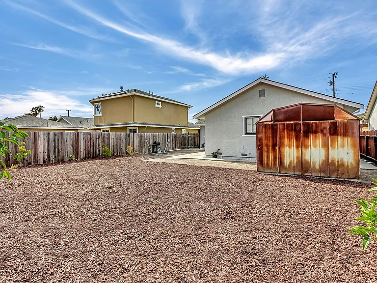1680 Chestnut St — Photo 34