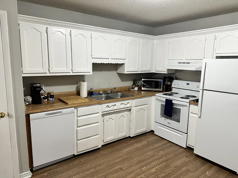 4437 Torrance Dr NW #B — Photo 10