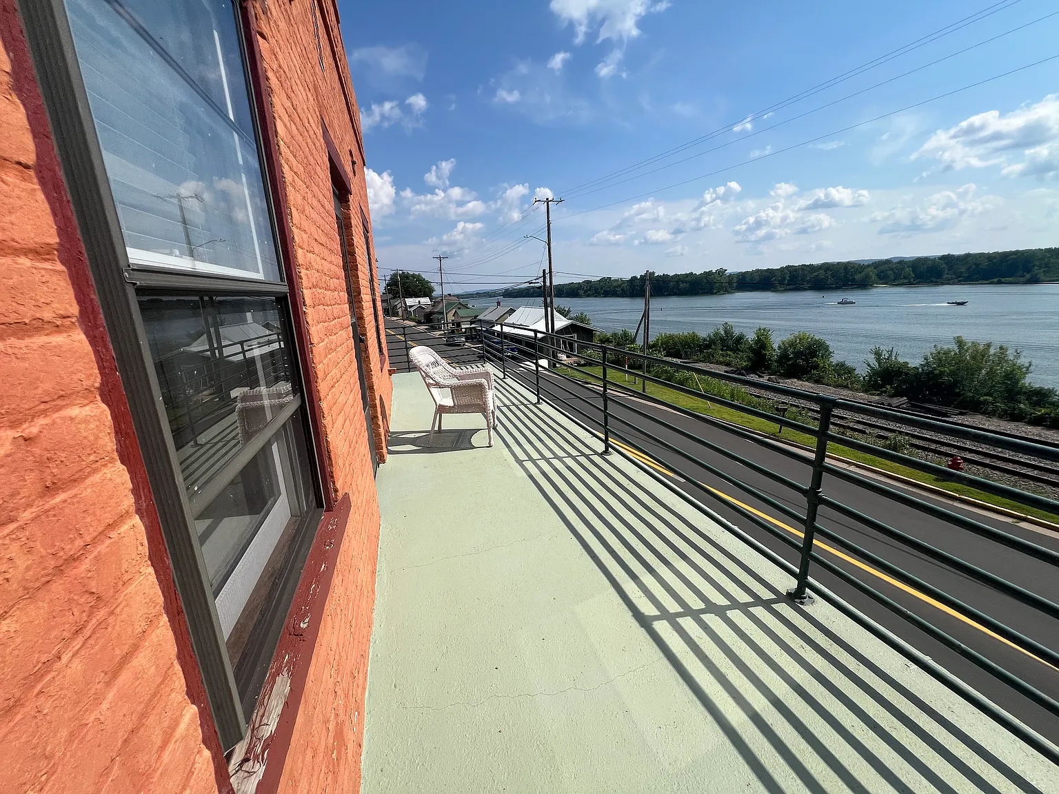 2 bed, 1200 sqft, $1,800 — Photo 2