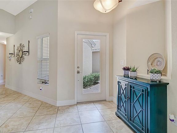 5th image of 10289 Barberry Ln