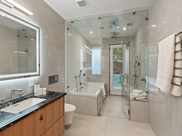 4000 Greystone Dr — Photo 19