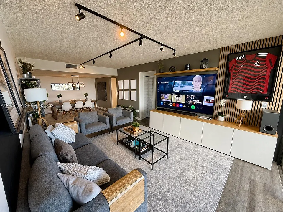 5951 Wellesley Park Dr #605