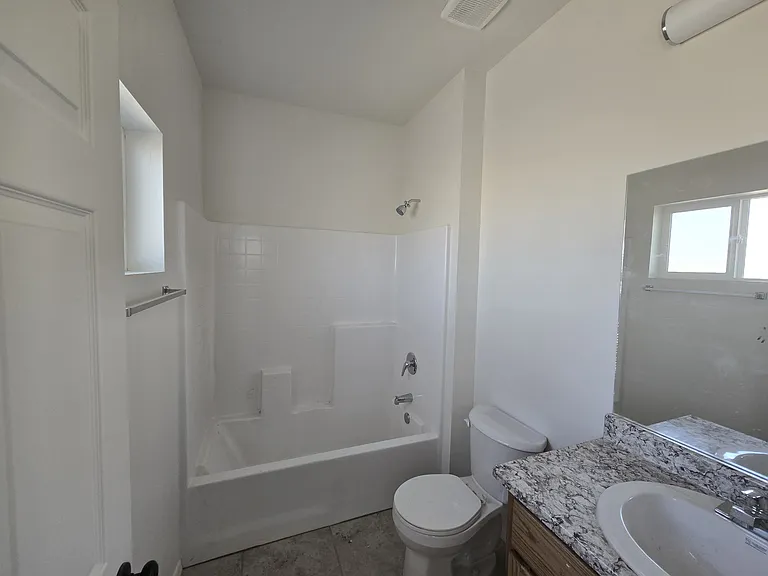 833 S Avenue A #13 — Photo 2