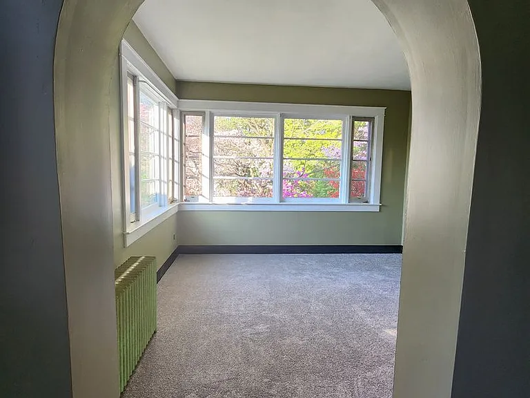 470 Maple St — Photo 16