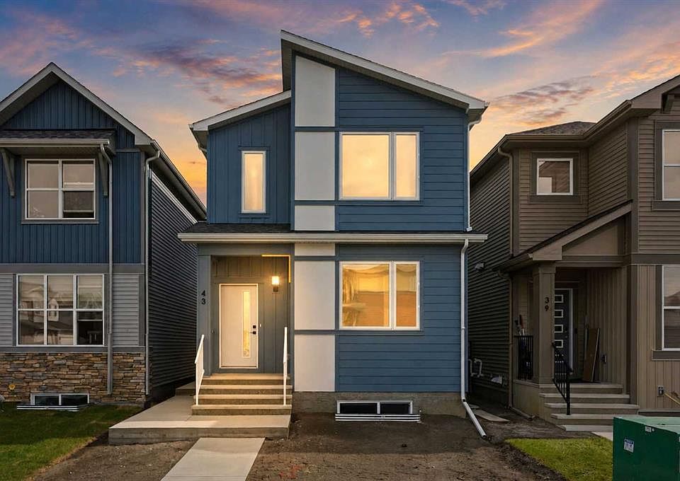 1st image of 43 N Belvedere Cres SE