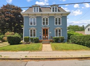 43 Pearl St, Mystic, CT 06355