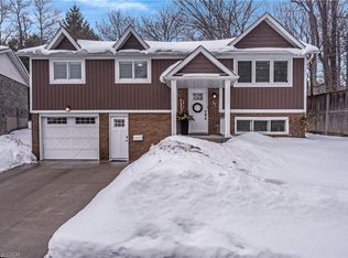 31 Dayman Ct, Kitchener, ON N2M 3A1