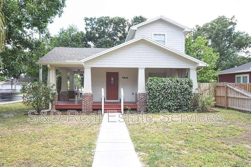 3 bed, 2.0 bath, 1428 sqft, $1,960 — Photo 1