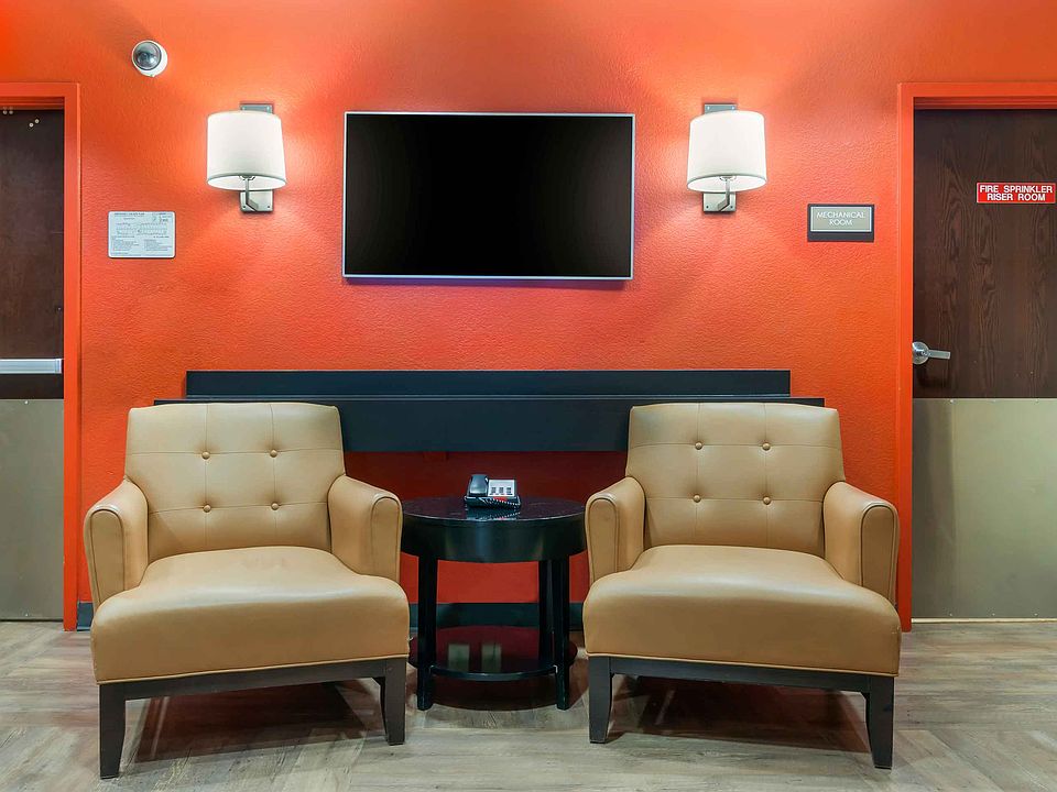Lobby and Guest Check-in