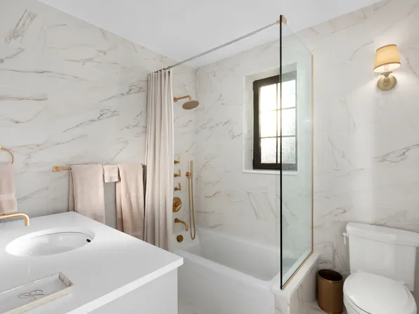 440 East 57th Street image 15 of 16