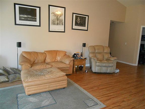 3rd image of 420 Westminster Dr