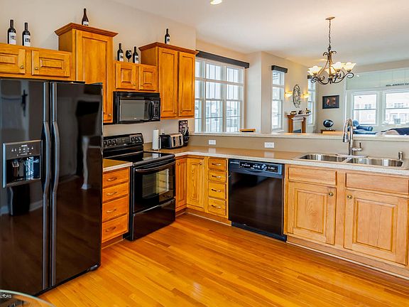 3rd image of 10861 Canterbury Ln #16
