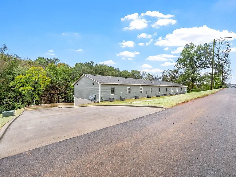 329 Cedar Ct — Photo 39