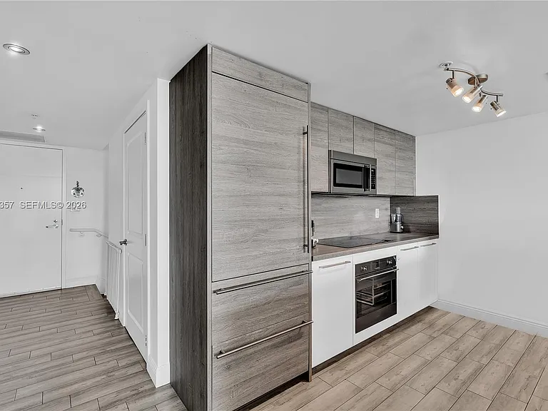 400 Sunny Isles Blvd #907 — Photo 11